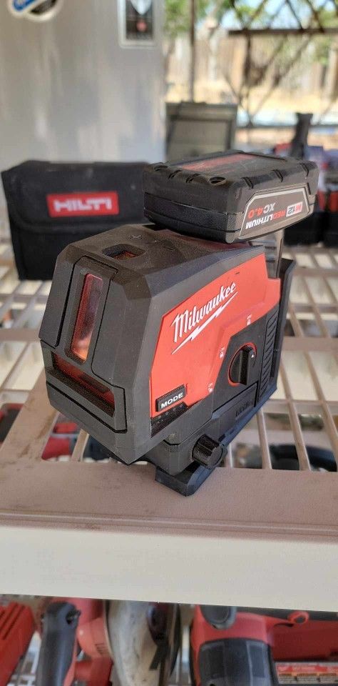 Milwaukee Lasers Dewalt And Hilti