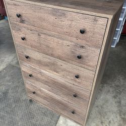 Dresser 