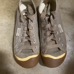 Keen Tennis Shoes Womens