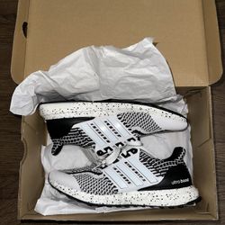 White/Black Adidas Ultraboost DNA 5.0 