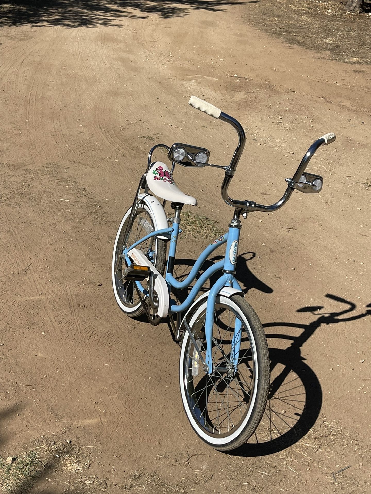 Lil chik schwinn bike deals