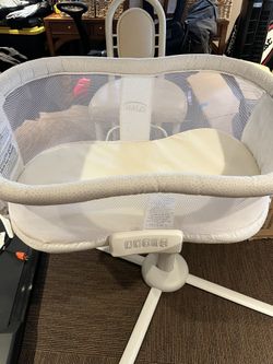 Halo Swivel Bassinet