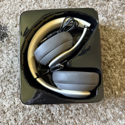 used Beats by Dre Studio 3 Bluetooth headphones