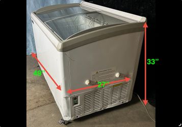 Curved Top Display Freezer