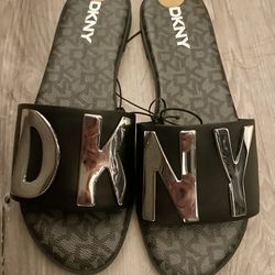 DKNY *NEW