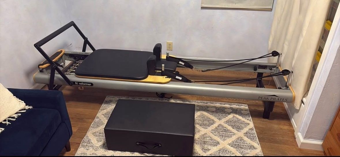Peak Pilates Fit Reformer "Studio
Height"