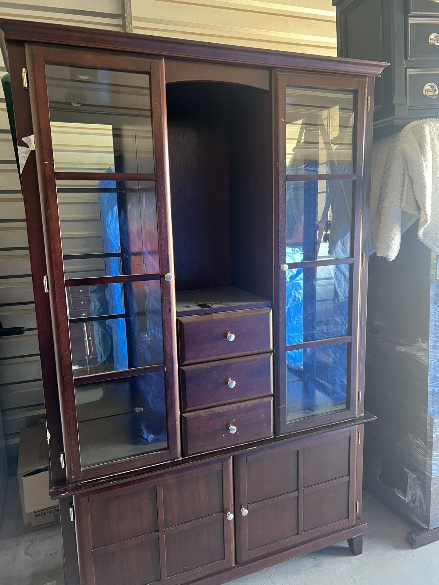 Hutch - Cabinet Mirrored, 3 Drawers 2 Pieces 