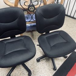 2 Desk chair’s 20.5”W 250Lb capacity Quality Office Depot