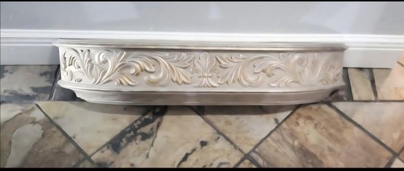 Home Interiors shelf