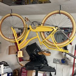 Girls Beach Cruiser In Excellent Condition