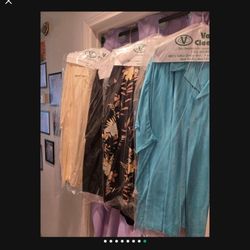 Mens Suits/Sportcoats/Dress Button Ups/Leather Coat XXL Size
All sizes are for bigger men. Oversized and XXL
. There are over 30 pieces with sportcoat