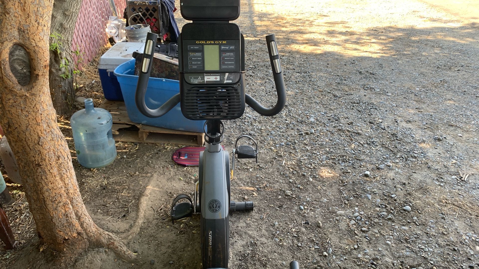 Gold Gym Wi-Fi And Bluetooth Exercise Bike With Abbs Attachment