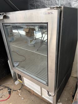 Glasstender commercial refrigerator