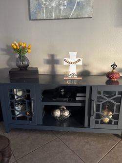 Entertainment center