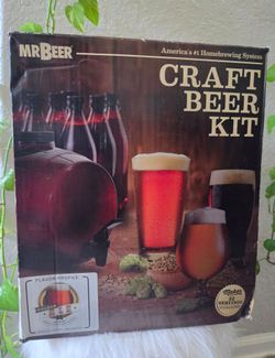Mr. Beer 2 Gallon Homebrewing kit