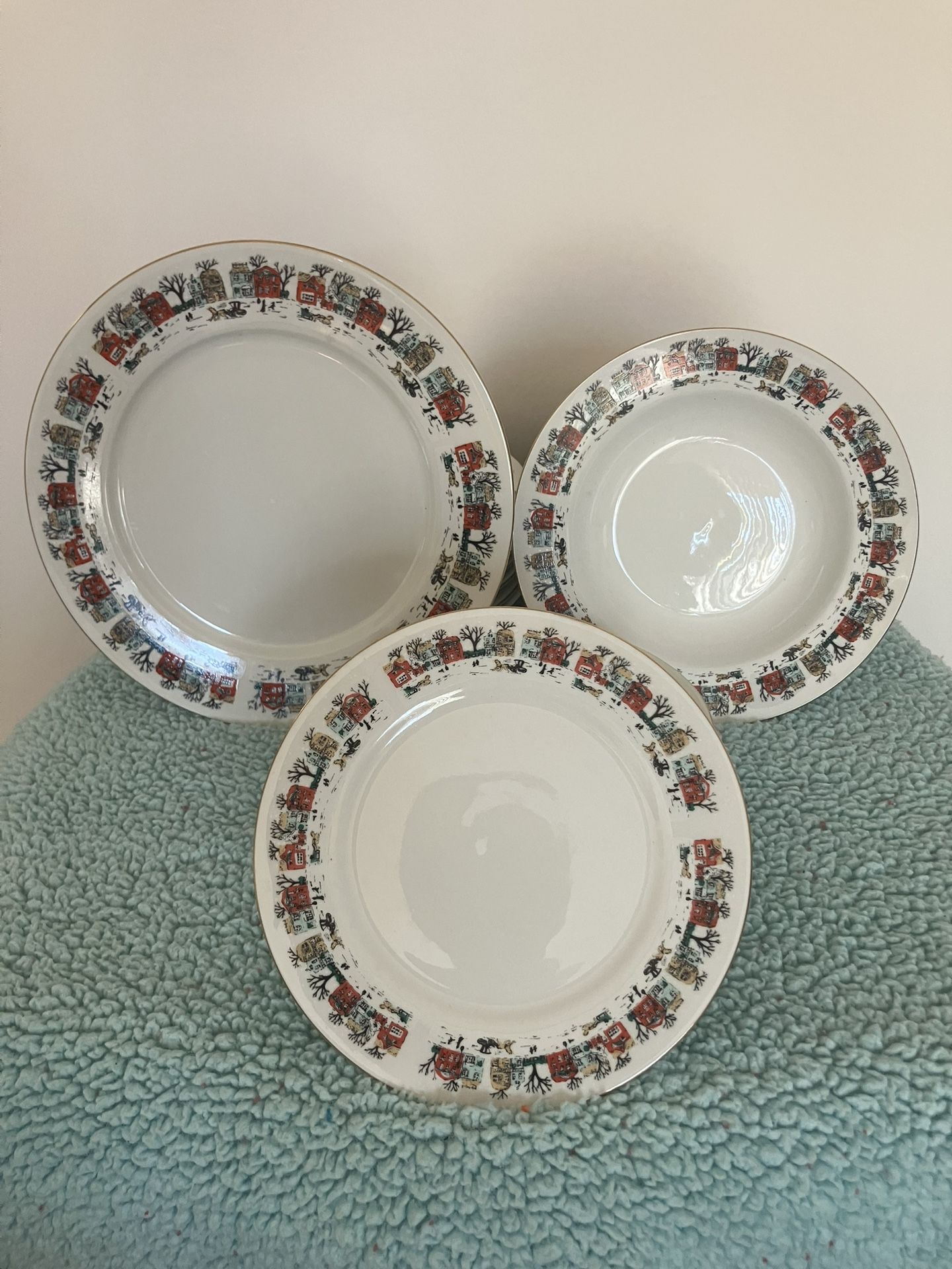 Lynn’s Fine China 24pcs