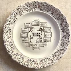 Vintage 1966 Decorative Calendar Plate