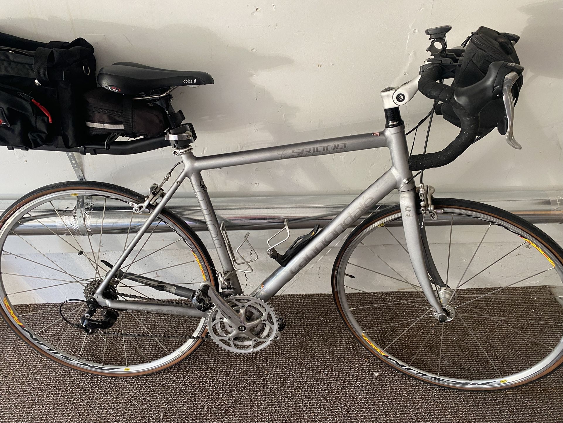 Cannondale SR1000 Road Bike