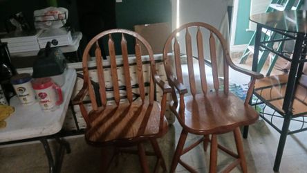 Light oak swivel stool 2
