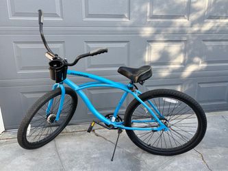 Women beach cruiser