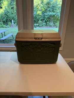 Vintage 1993 Rubbermaid 12-Gallon Hunting Scene Cooler – Made in USA