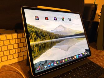 iPad Pro - M1 - 12.9” - 1TB Cellular - Silver with Magic Keyboard, Apple Pencil 2 and Apple Folios