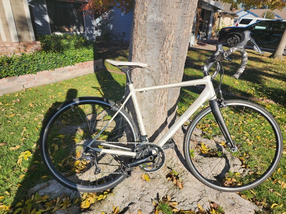 2018 Nashbar AL1 Road Bike, 54 cm, Sora with 18 Speeds