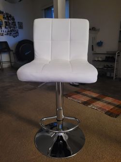 Barstool swivel