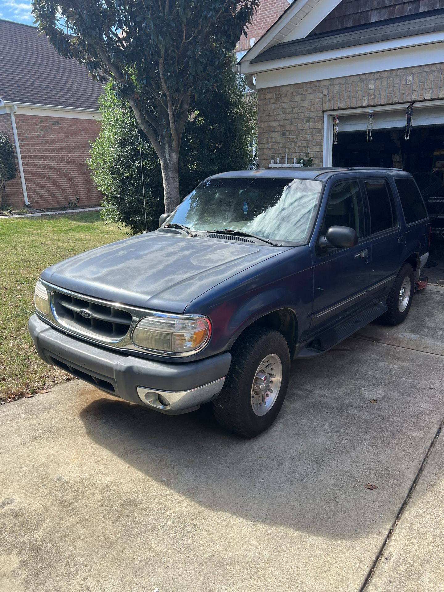 2000 Ford Explorer
