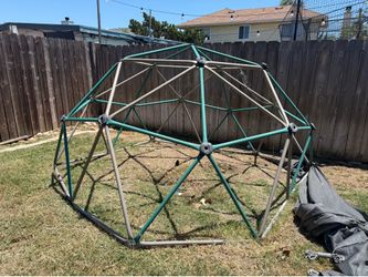 Free climbing dome