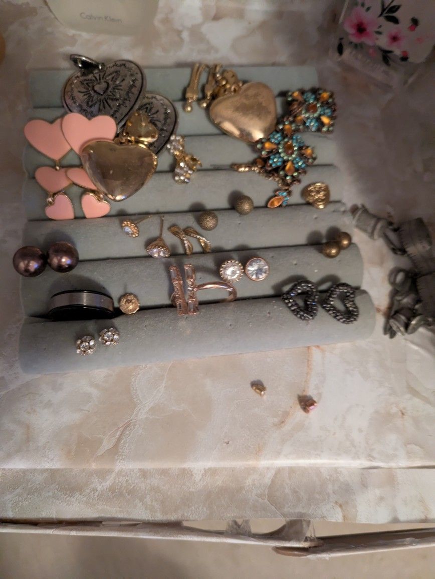 Assorted Jewelry