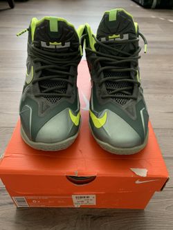 LeBron XI Size 6 Youth