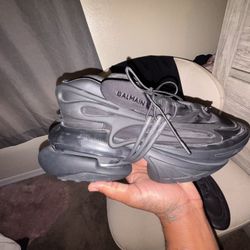 Balmain - Leather Unicorn Low-top Sneakers 