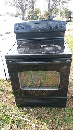 GE smooth top black stove