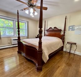 Luxury Traditional Queen Bedroom Collection – Excellent Condition