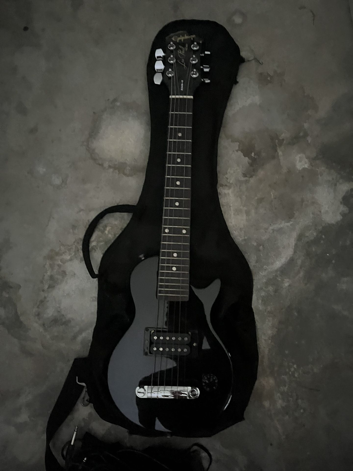 Epiphone PeeWee Junior Electric Guitar, Black w/ Mini Amp & Bag