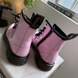 Girls size 1y doc martens