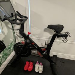 Peloton Bike Gen 2 Includes 2 Pairs Cycling Shoes