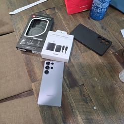 Samsung Galaxy S25 Ultra Tmobile Only Free New Cases Free 45 W Samsung charger included pickup in Van Nuys