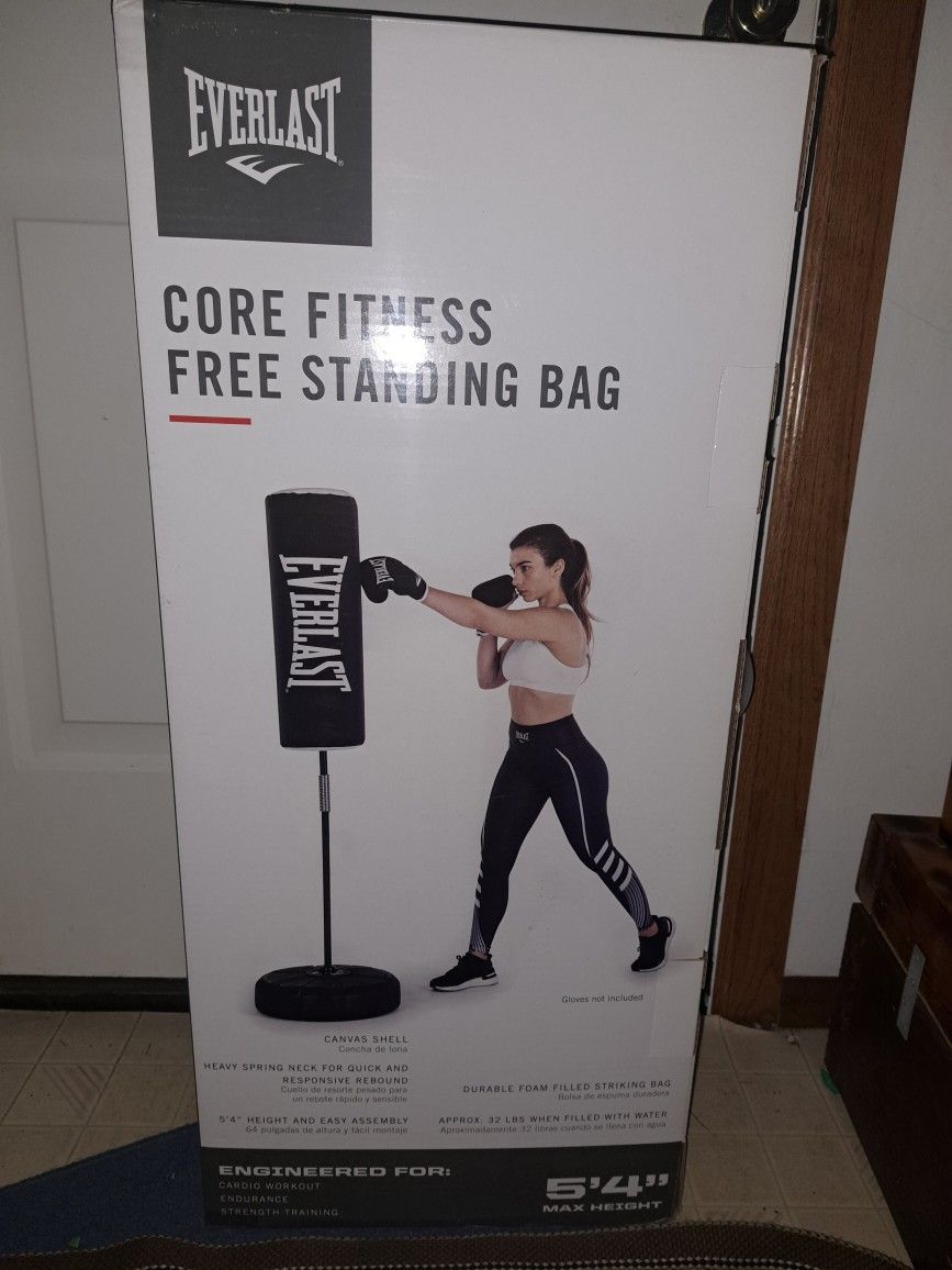 Everlast Core Fitness Free Standing Bag! Brand New On Box!