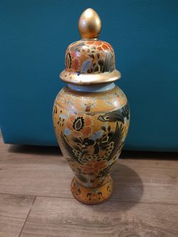 Beautiful Vintage Chinese Peacock Painted Lidded Vase with Gold Trim