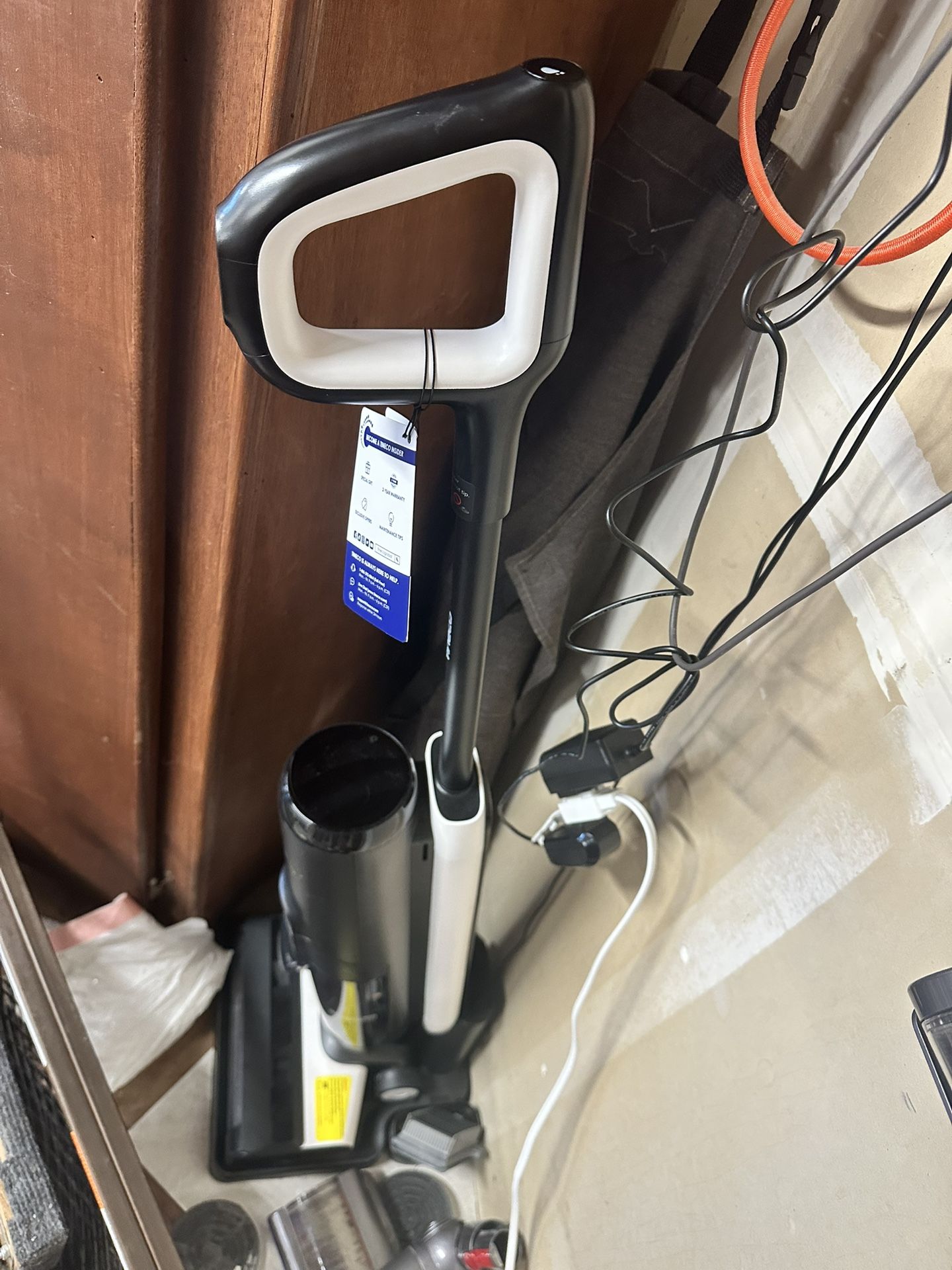 Tineco Cordless Wet/Dry Vacuum – Barely Used, Self-Cleaning Base