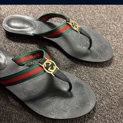 GUCCI THONG SANDALS 