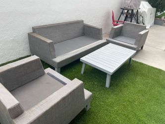 Outdoor patio furniture