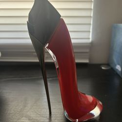 Carolina Herrera  Very Good Girl