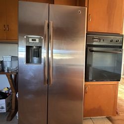 Refrigerator 