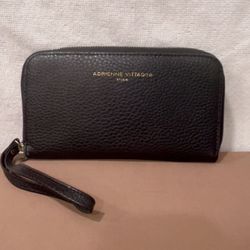 Adrienne Vittadini wristlet wallet