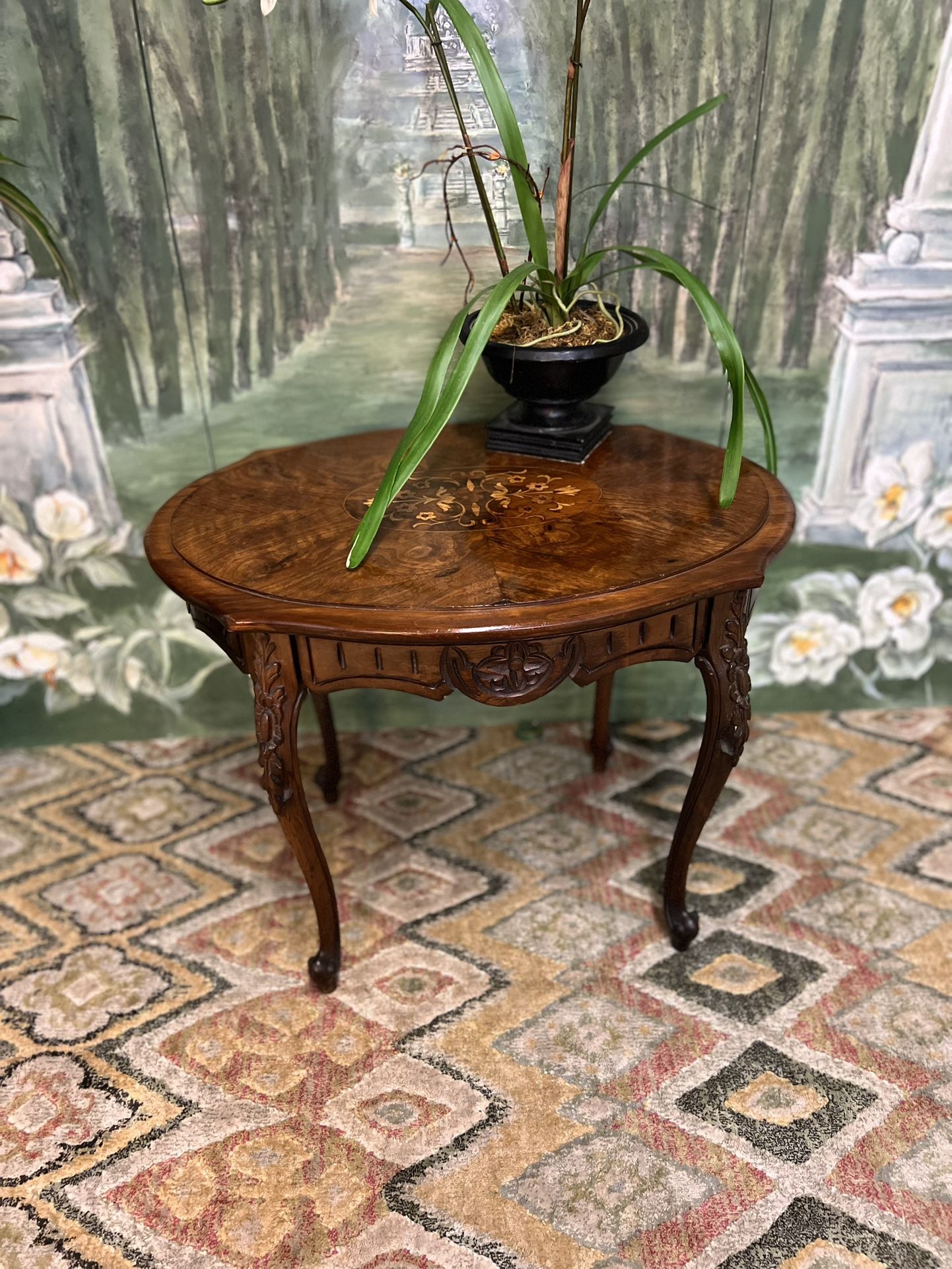 Antique Victorian Mahogany Wood Carved Side End Table