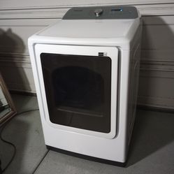 Samsung Smart Gas Dryer With Steam Function LIKE NEW CONDITION