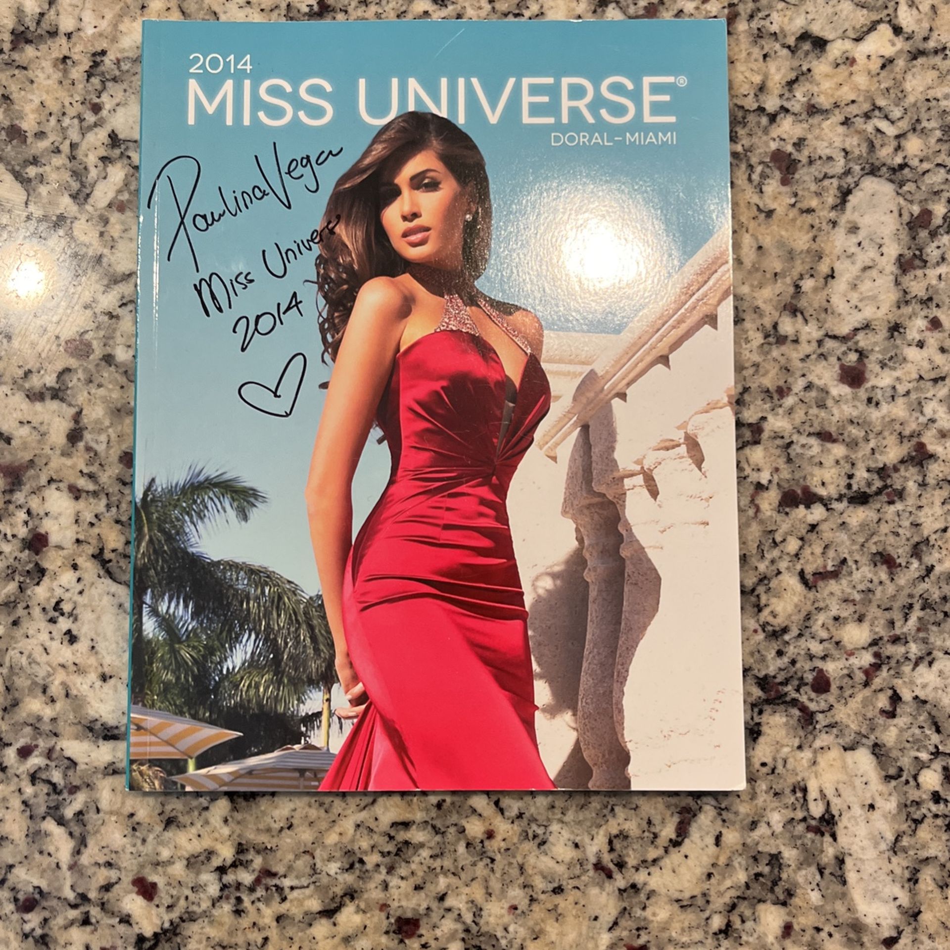 2014 Miss Universe Pageant Autographed Program